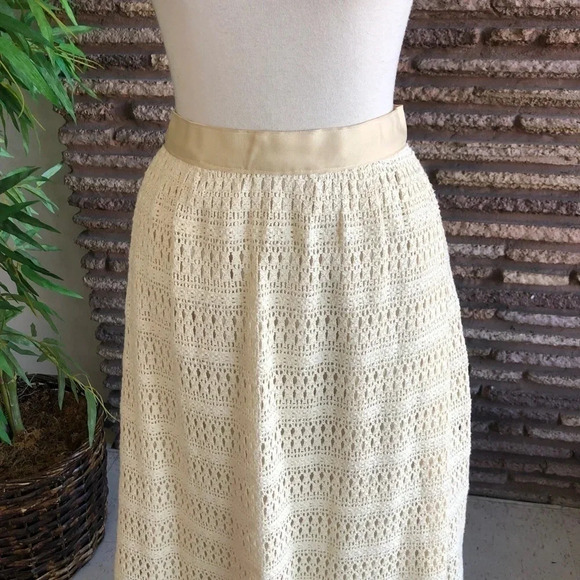 Vintage Cream Maxi Skirt - Picture 4 of 6